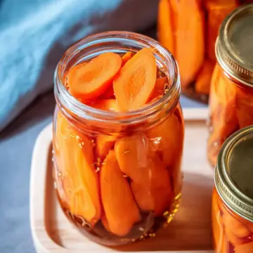 Easy Quick Pickled Carrots