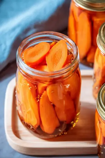 Easy Quick Pickled Carrots