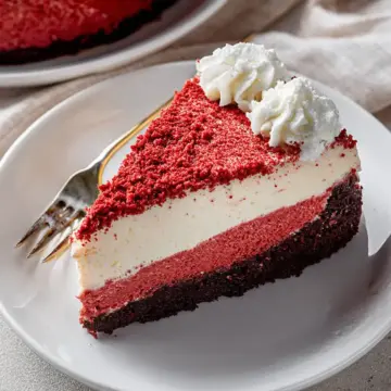 Red Velvet Cheesecake