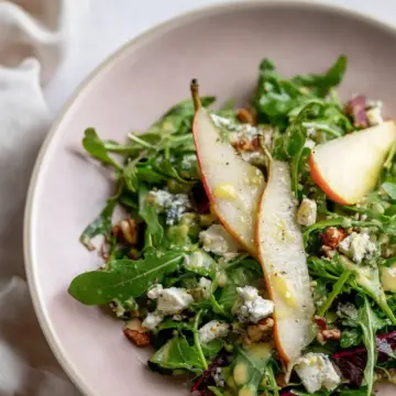 Arugula Salad with Pears and Goat Cheese