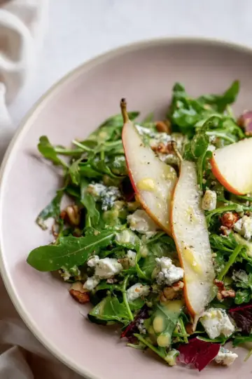 Arugula Salad with Pears and Goat Cheese